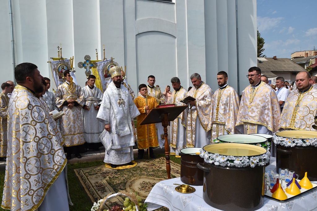Урочисте богослужіння з нагоди престольного свята Кафедрального Собору Преображення Господнього міста Коломиї