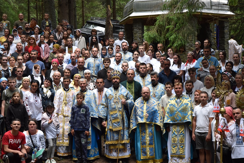Традиційне паломництво вірних Коломийської Єпархії до місця з’явлення Пресвятої Богородиці в урочищі Ґаджина села Бистрець