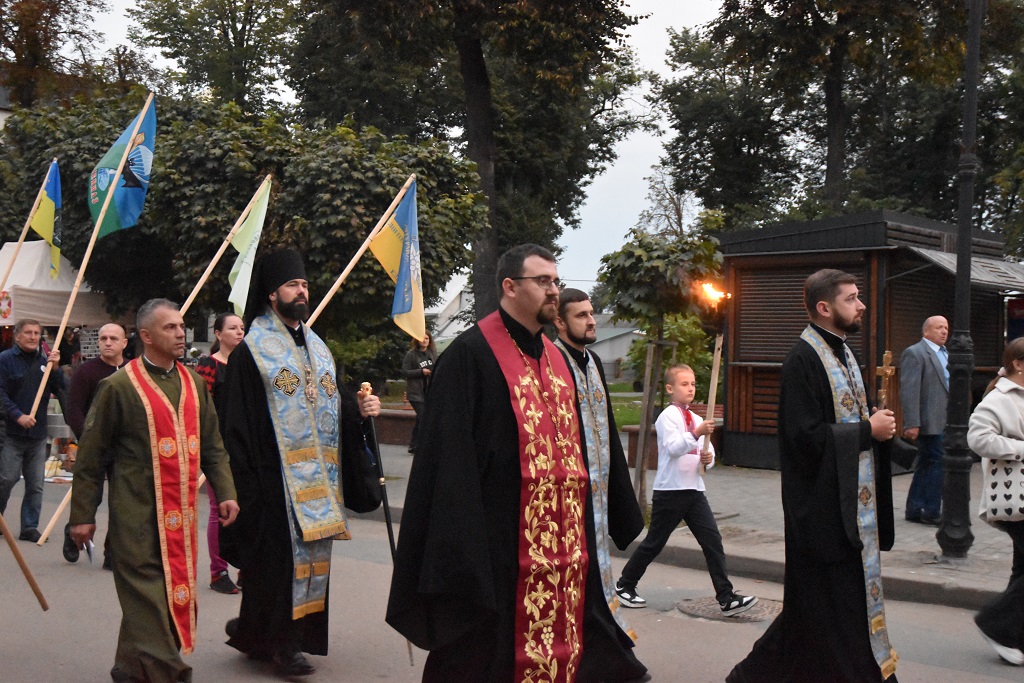 Преосвященний Владика Юліан взяв участь в святкових заходах з нагоди відзначення Дня захисників і захисниць України в місті Коломия