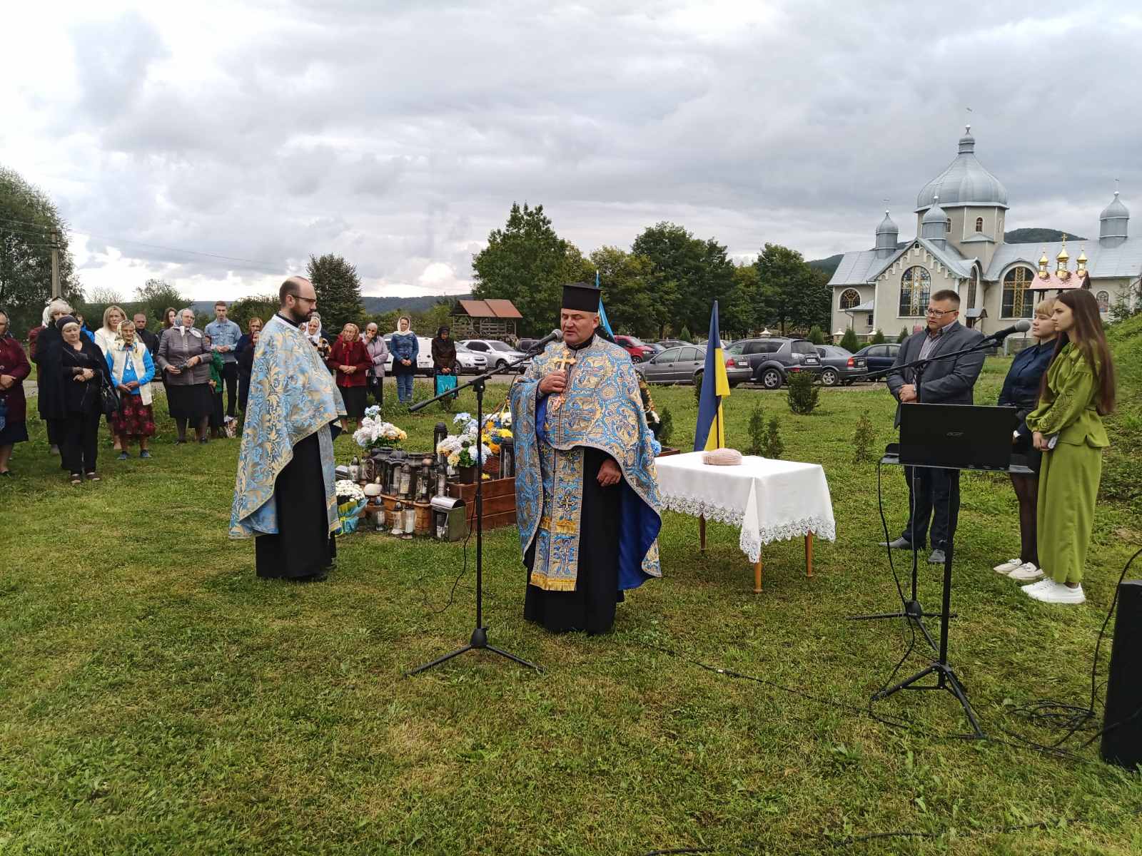 Панахида за полеглих українських воїнів у селі Добротів