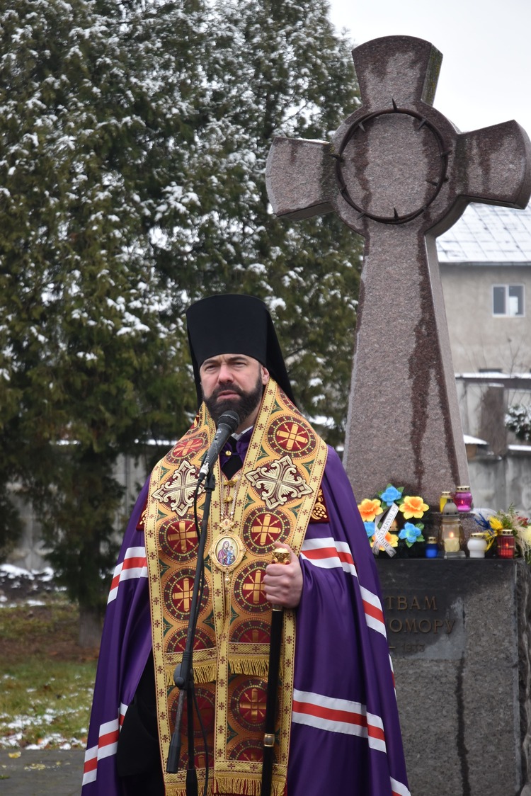 Владика Юліан взяв участь у поминальному заході за жертвами Голодомору-геноциду українського народу 1932-33 років, приуроченому 90-й річниці великої трагедії