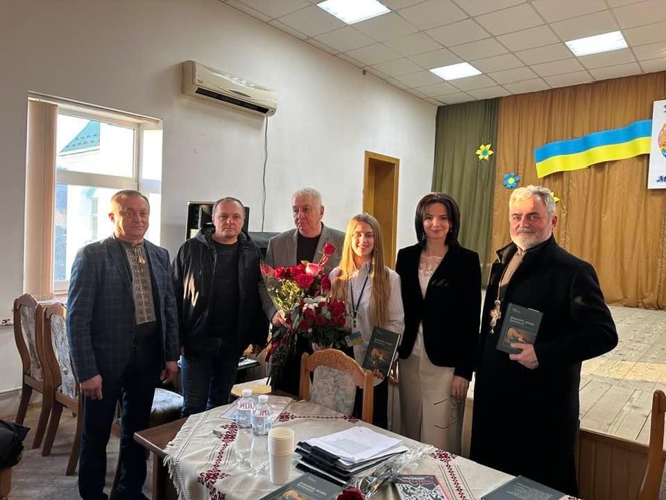 Презентація книги Богдана Томенчука “Вишийте, мамо, бронежилет” в Косові