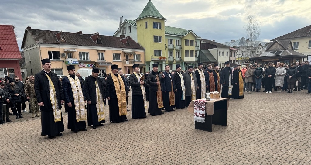 Заупокійне богослужіння за полеглих Героїв в місті Косів