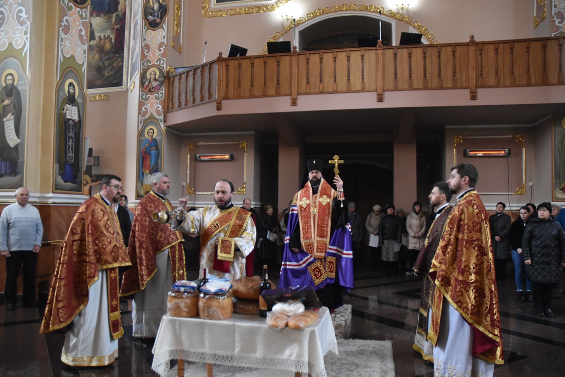 Архієпископ Юліан очолив заупокійне богослужіння за загиблими українцями в другу річницю початку повномасштабного вторгнення російських загарбників