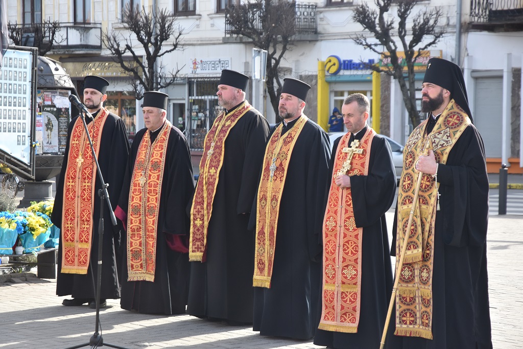 Владика Юліан взяв участь в урочистому вшануванні Дня Героїв Небесної Сотні в місті Коломия