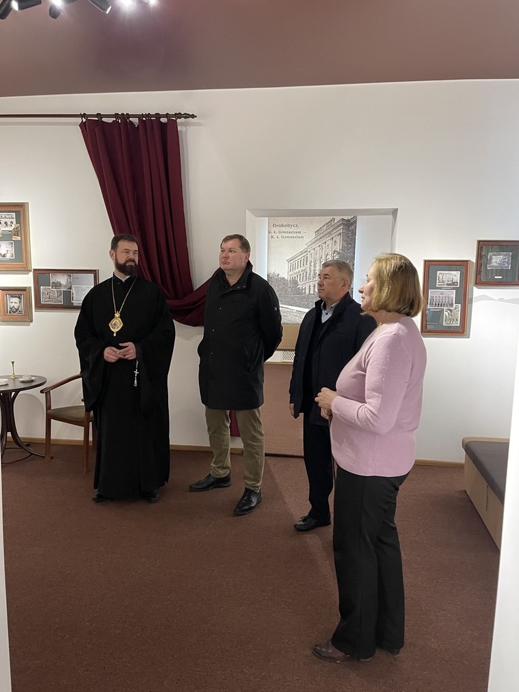 Керуючий Коломийською Єпархією відвідав літературно-меморіальний Музей Василя Стефаника в селі Русів