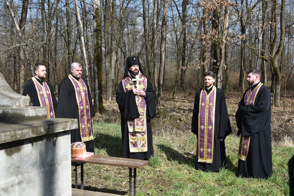 Архієпископ Юліан звершив Панахиду за спокій душі великого українського композитора та музикознавця Олександра Козаренка