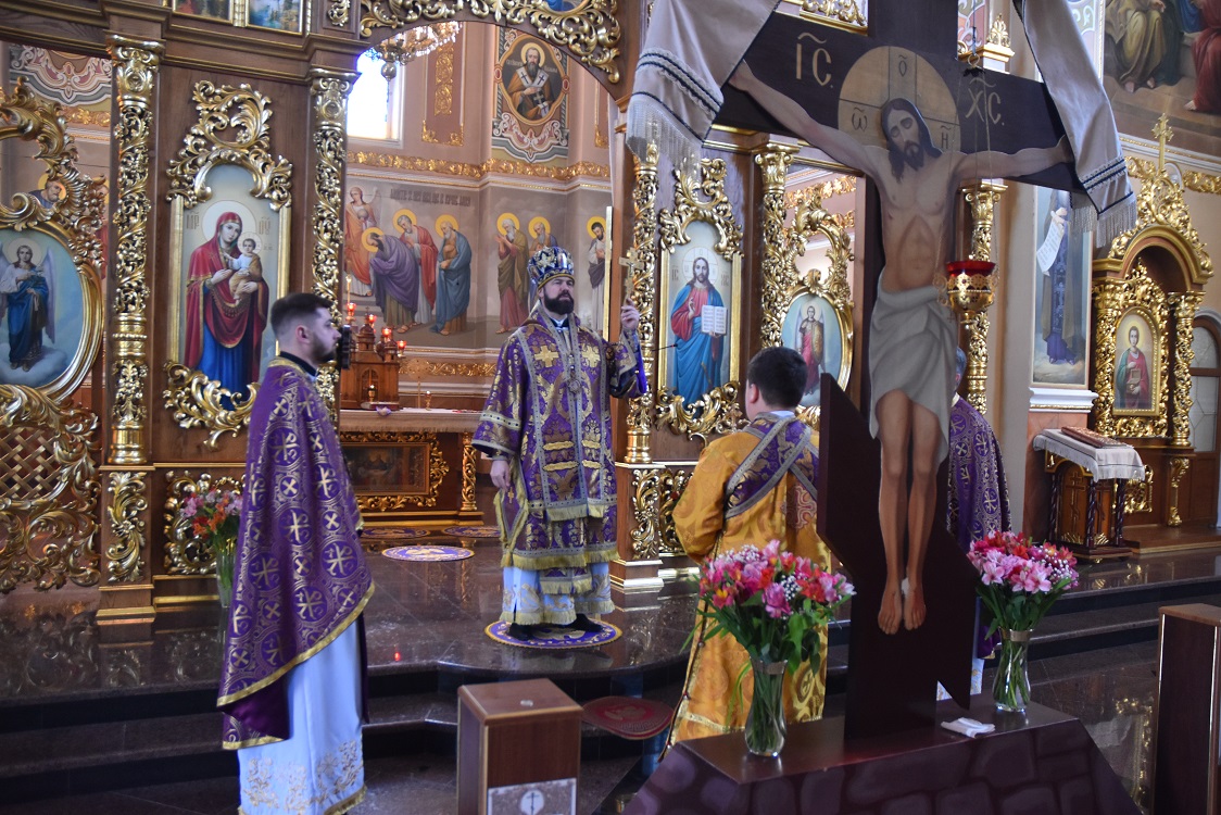 Правлячий Архієрей звершив Божественну Літургію Ранішосвячених Дарів у Великий Понеділок