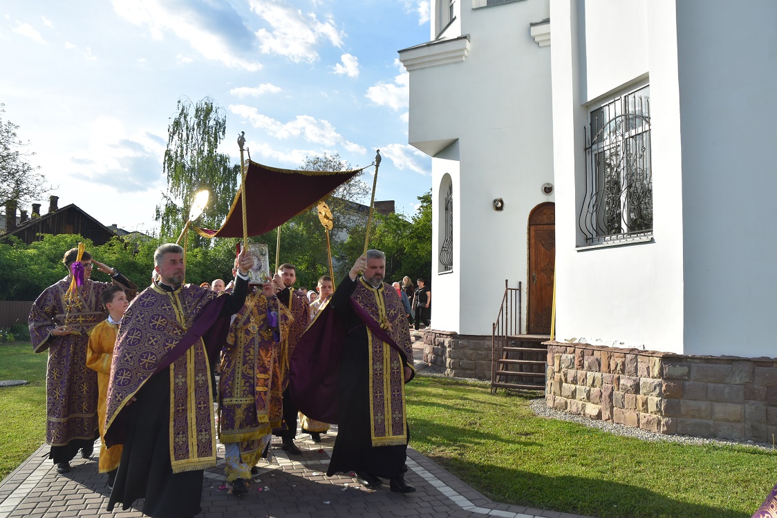 Владика Юліан очолив Єрусалимську Утреню Великої суботи з Чином поховання Господа нашого Ісуса Христа