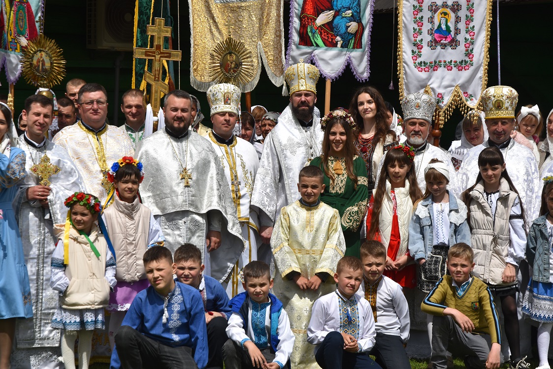 Урочисте Архієрейське богослужіння з нагоди престольного свята Храму села Барвінків