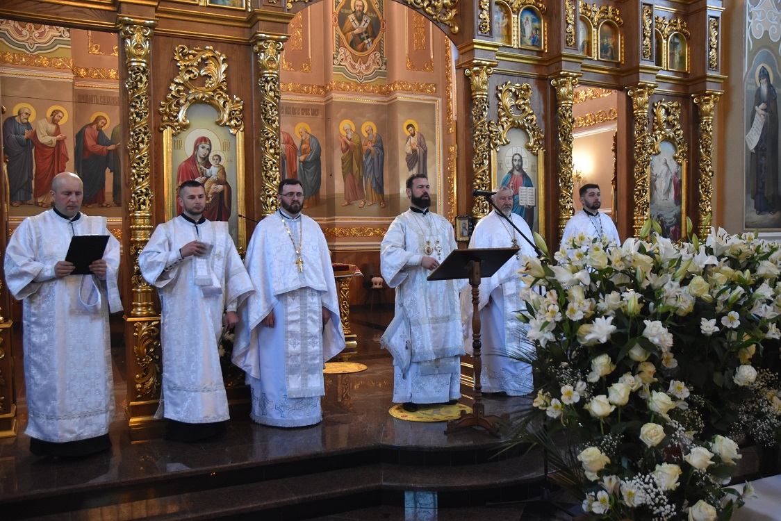 Архієпископ Юліан звершив урочисті богослужіння на Свято Пасхи Христової