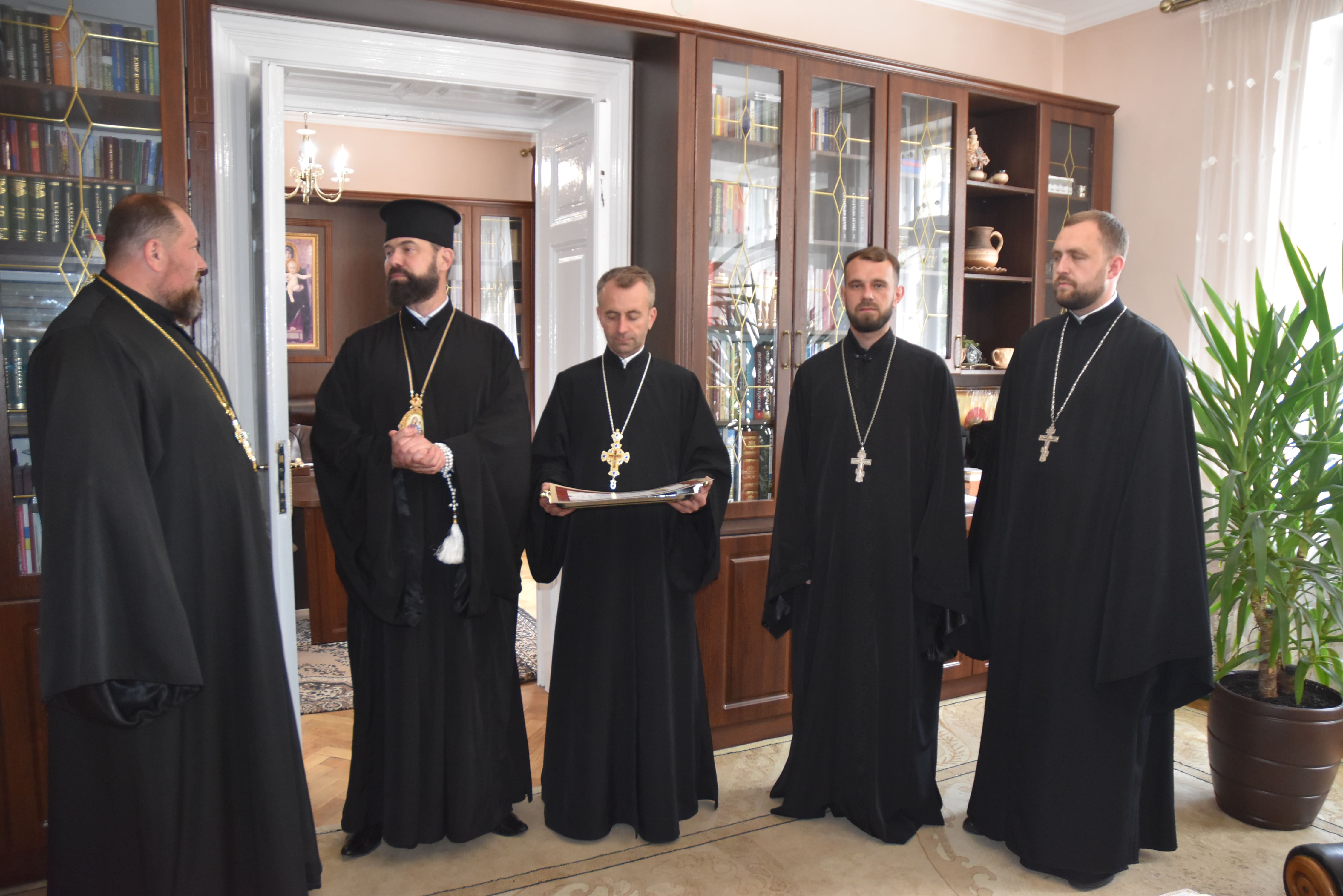 Архієпископ Юліан нагородив прот. Василя Мороза високою церковною нагородою