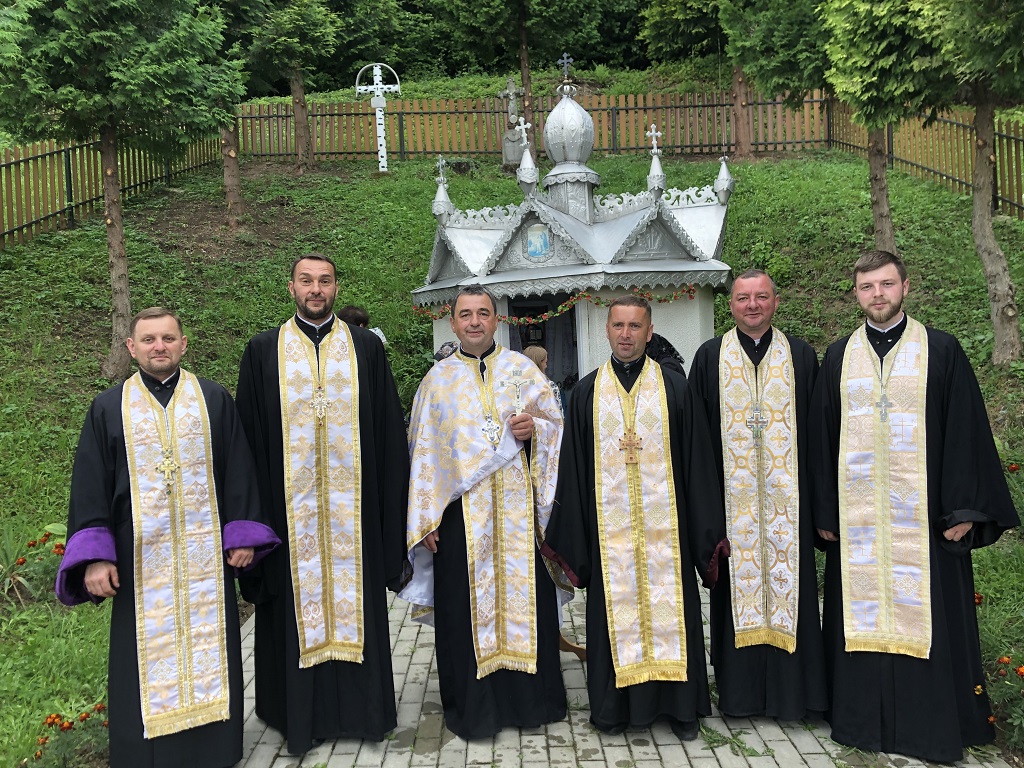 Паломництво вірних Коломийської Єпархії до цілющого джерела “Білі криниці” в селі Марківка