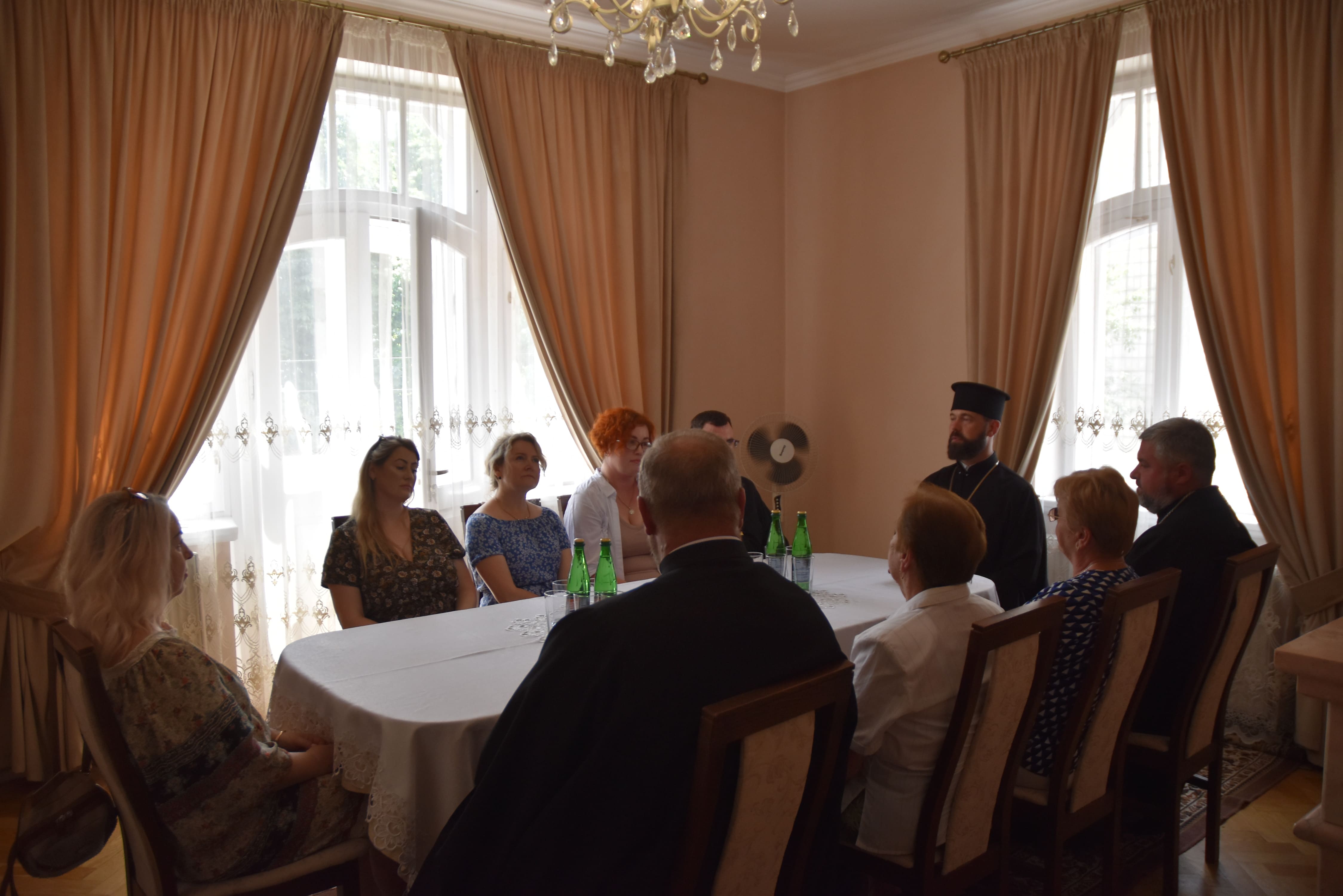 Владика Юліан нагородив активних парафіянок Кафедрального Собору високими церковними нагородами