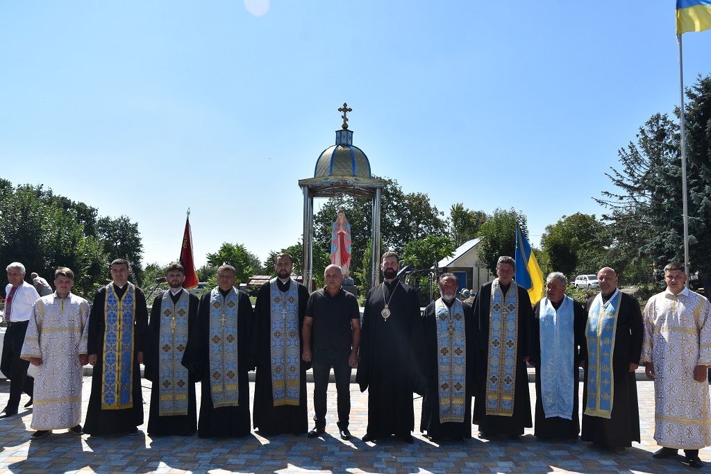 Архієпископ Юліан здійснив освячення площі Пам’яті та Скорботи у селищі Гвіздець