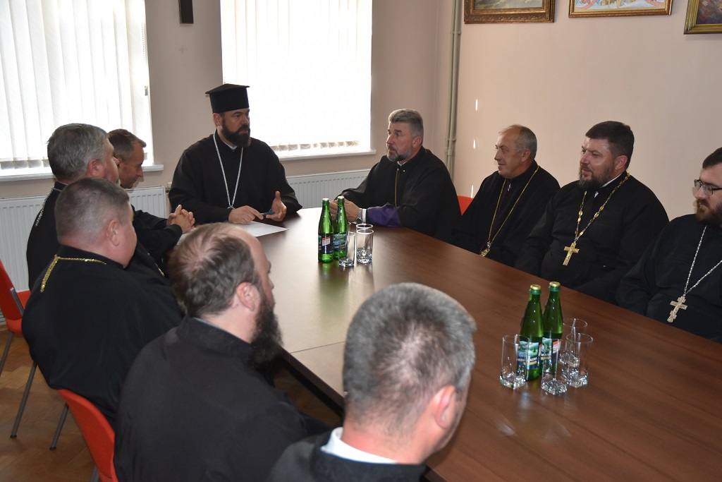 Архієпископ Юліан провів збори духовенства Коломийського міського благочиння
