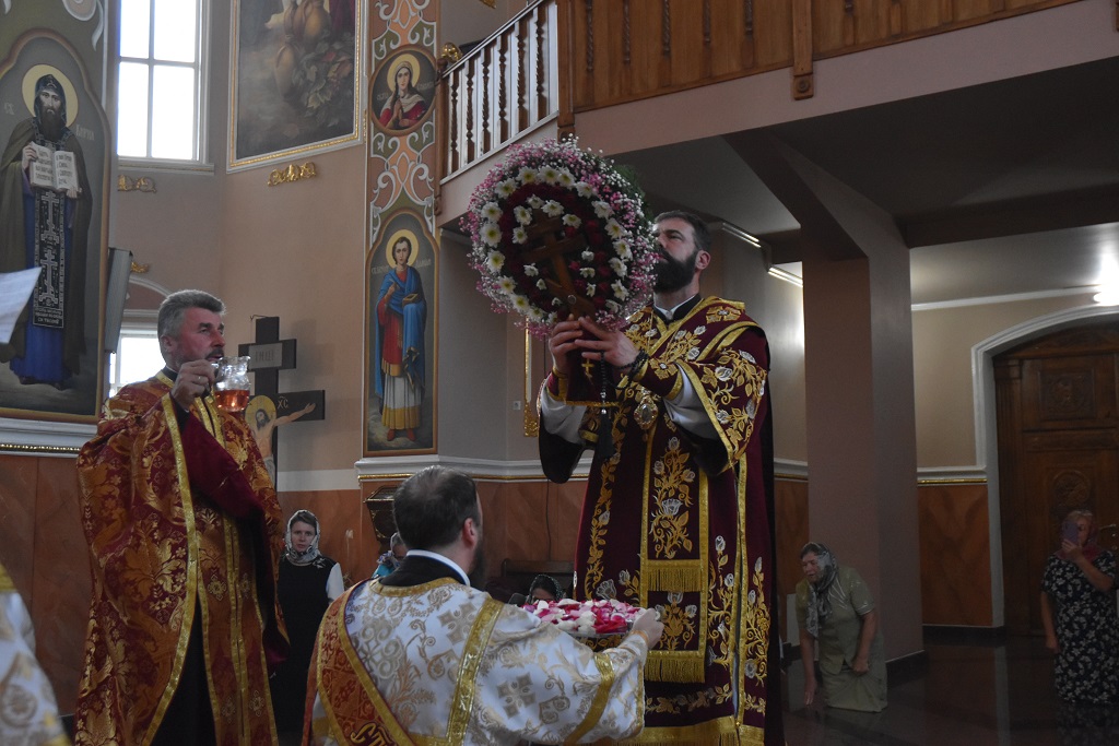 Архієпископ Юліан очолив Всеношну напередодні свята Воздвиження Чесного і Животворчого Хреста Господнього