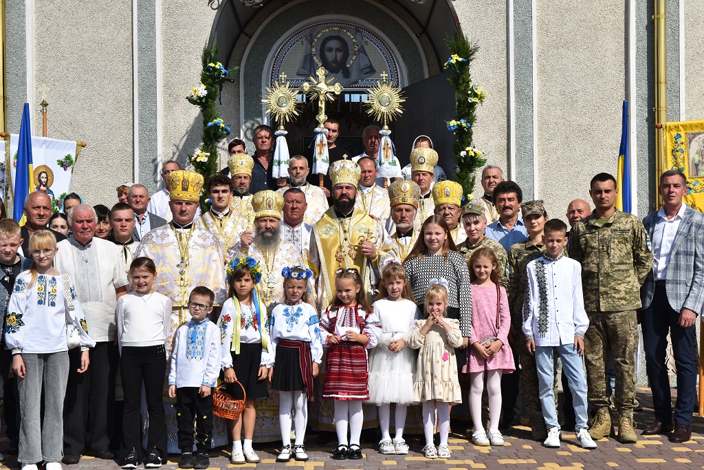 Урочисте Архієрейське богослужіння з нагоди 5-ліття освячення Храму села Воронів