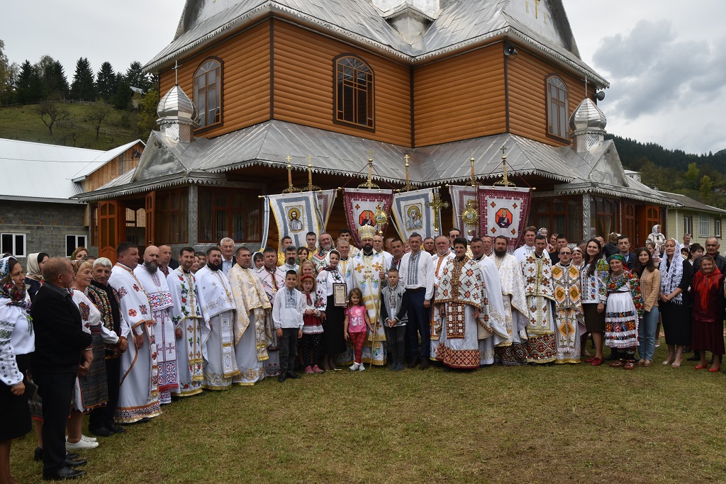 Торжественне Архієрейське богослужіння у Храмі села Стебні