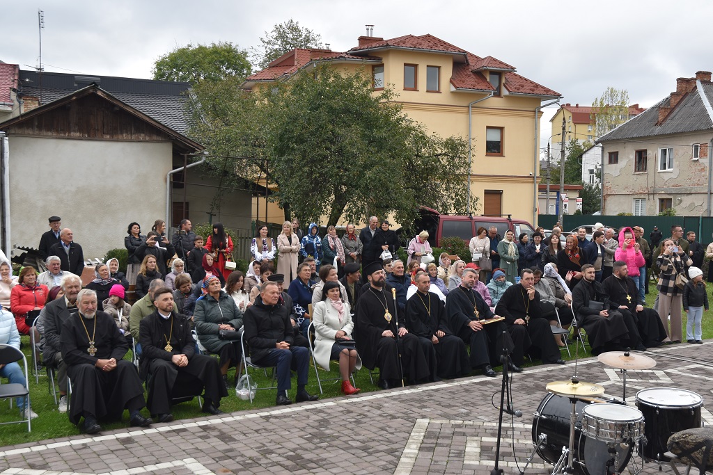 Благодійно-мистецький захід “Під Покровом Богородиці” на підтримку українського війська