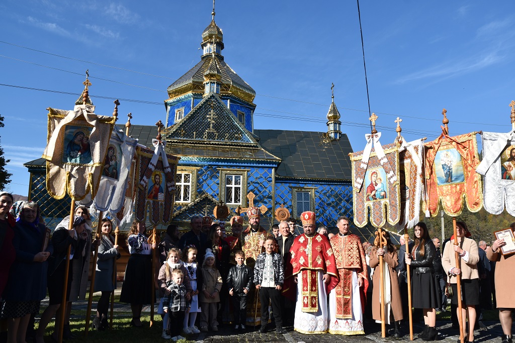Урочисте Архієрейське богослужіння з нагоди 35-ліття відновлення Храму села Город
