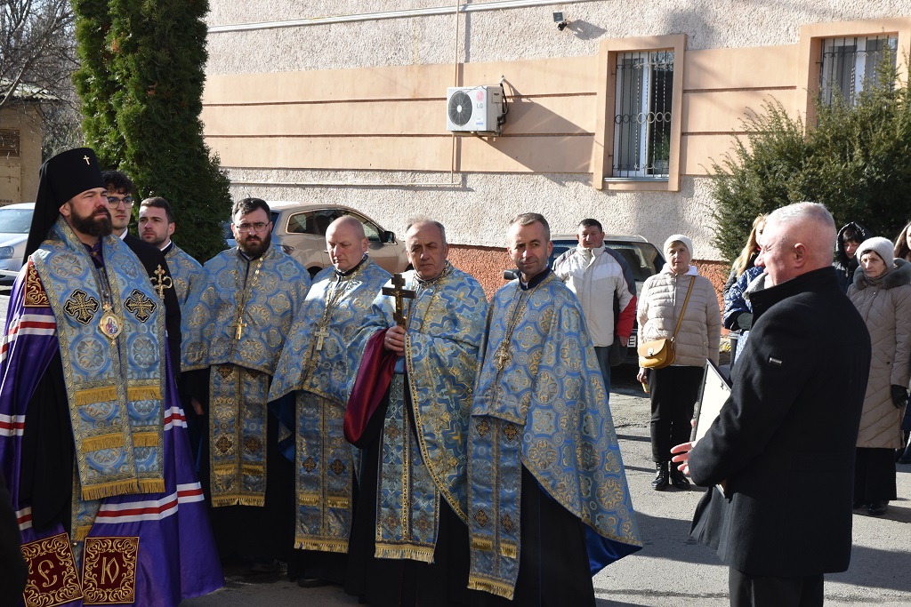 Керуючий Коломийською Єпархією здійснив освячення скульптурного зображення Пресвятої Богородиці на території Коломийської ОДПІ