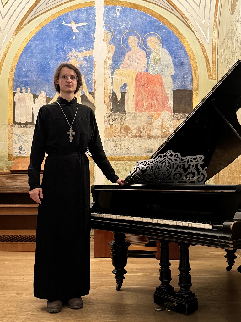 Благодійний тур клірика Коломийської Єпархії на підтримку Української Армії