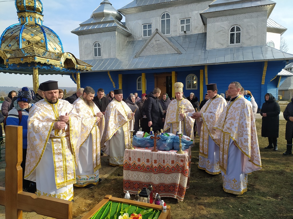 Заупокійне богослужіння за спочилим митр. прот. Михайлом Купчаком у 9-й день від дня його упокоєння