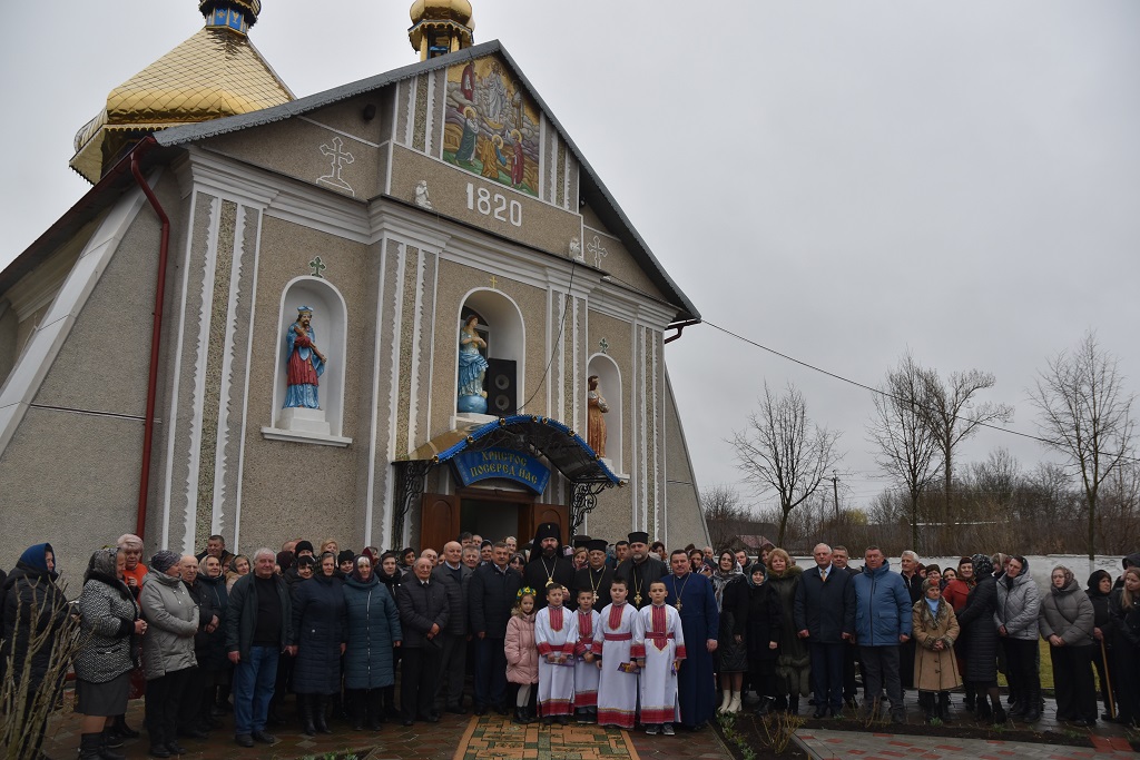 Владика Юліан звершив Подячний Молебень у Храмі села Олієво-Королівка