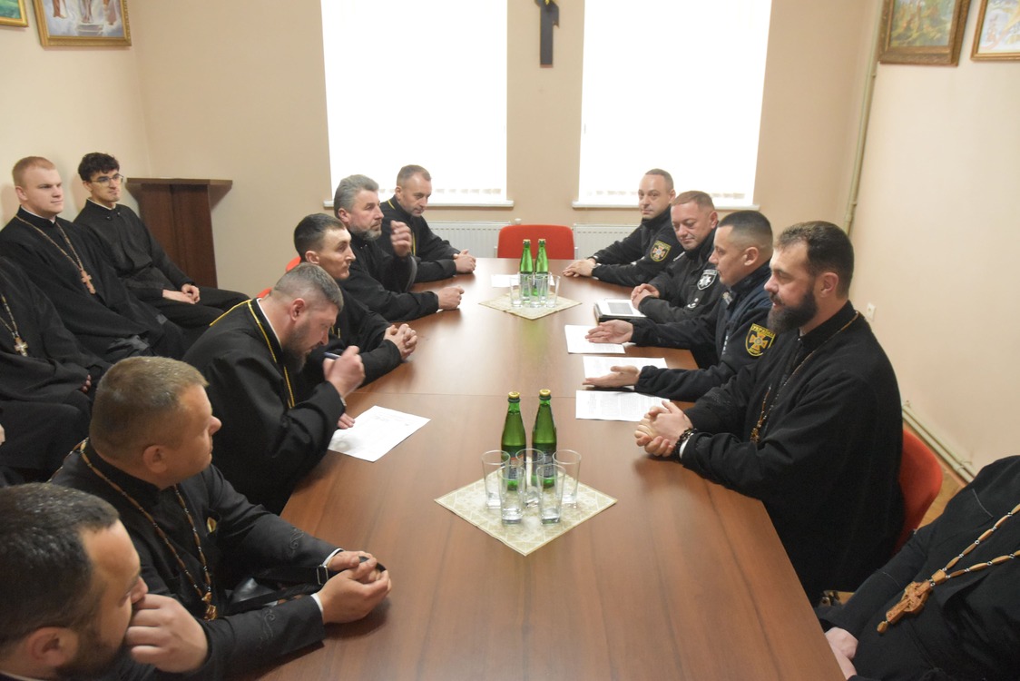 Владика Юліан зустрівся із представниками Коломийського районного управління  ДСНС  та Коломийського районного відділу поліції