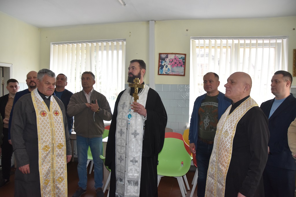 Високопреосвященний Владика освятив Пасхальні приношення у КНП  “Обласний госпіталь ветеранів війни Івано-Франківської обласної ради” в місті Коломия