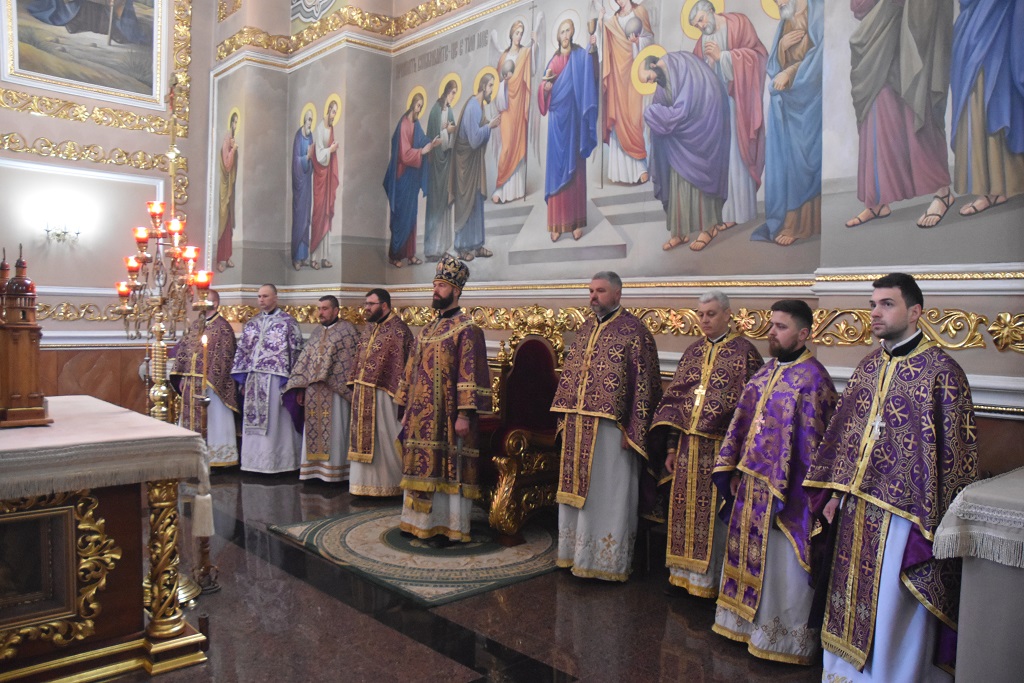 Високопреосвященний Владика звершив останню в цьому році Літургію Ранішосвячених Дарів