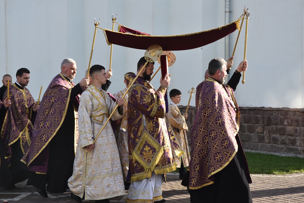 Владика Юліан очолив Єрусалимську Утреню Великої суботи