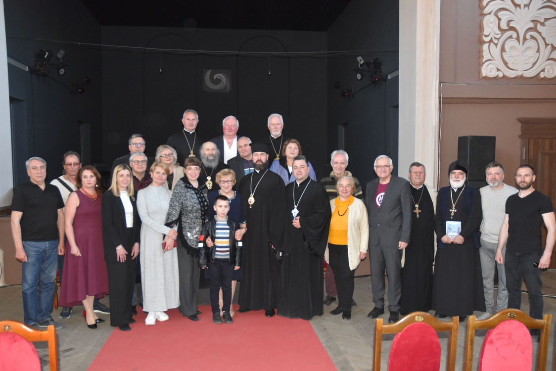 Владика Юліан взяв участь у презентації книги “Благовіст на межі тисячоліть” у місті Коломия