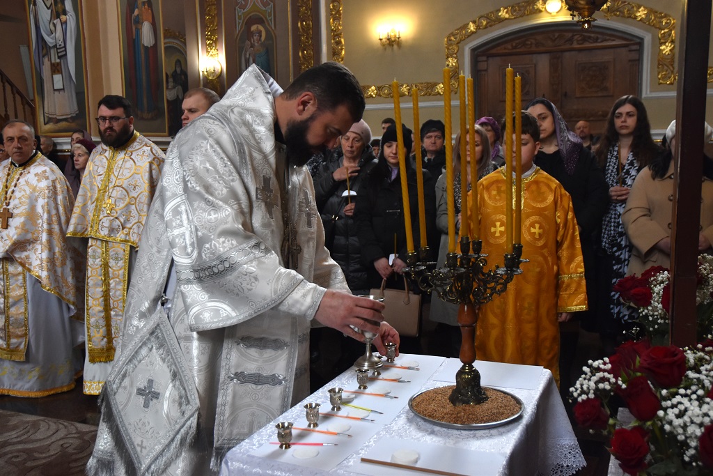 Владика Юліан очолив Таїнство Соборування у Кафедральному Соборі Преображення Господнього