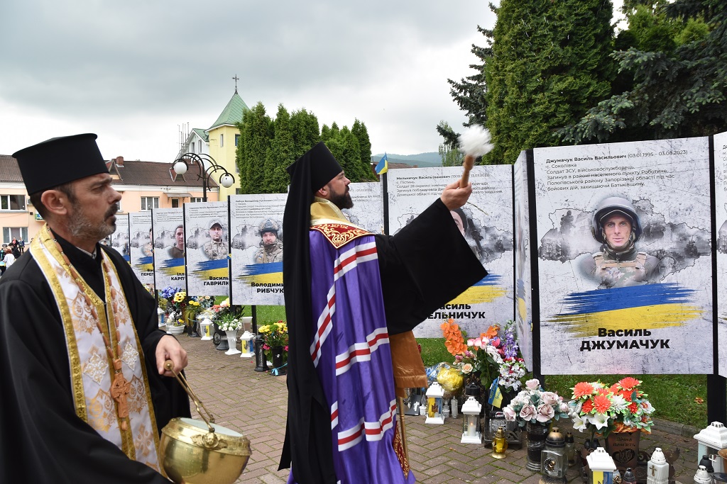 Правлячий Архієрей  взяв участь у відзначенні Дня Героїв у місті Косів