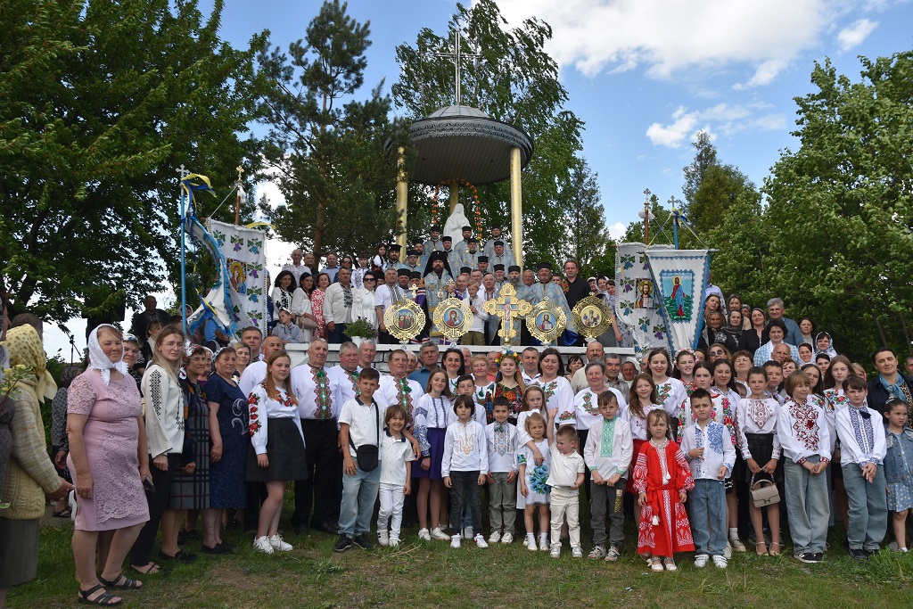 Владика Юліан очолив молитовне зібрання “Пресвята Богородиця єднає в молитві”