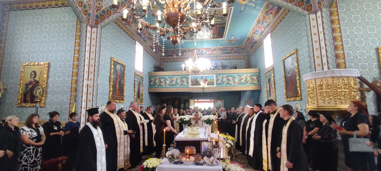 Секретар Єпархіального Управління очолив Парастас за спочилим митр. прот. Василем Кіндратюком