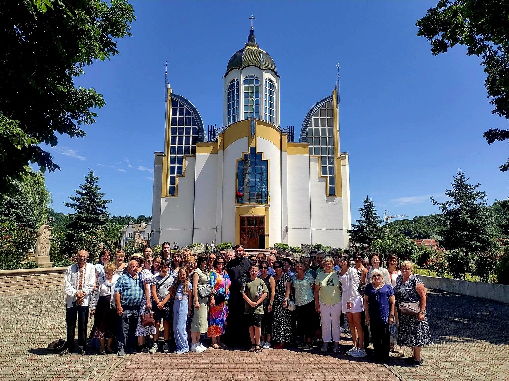 Паломництво вірних Коломийської Єпархії до святинь Тернопільщини