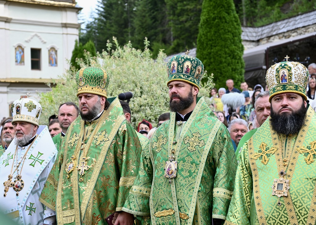 Архієпископ Юліан співслужив Блаженнійшому Митрополиту Епіфанію у Манявському Хресто-Воздвиженському чоловічому монастирі