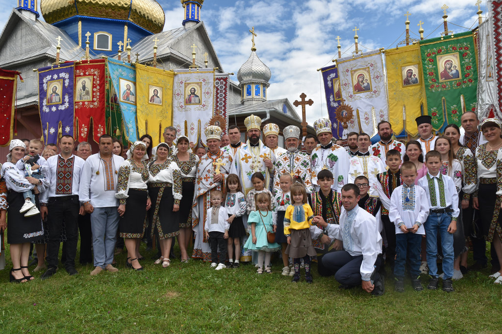 Урочисте Архієрейське богослужіння з нагоди престольного свята Храму села Голови