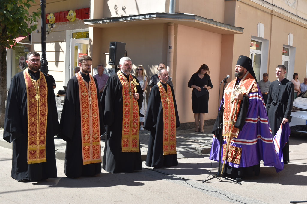 Владика Юліан взяв участь у пам’ятному віче з нагоди Дня Захисників  України в місті Коломия