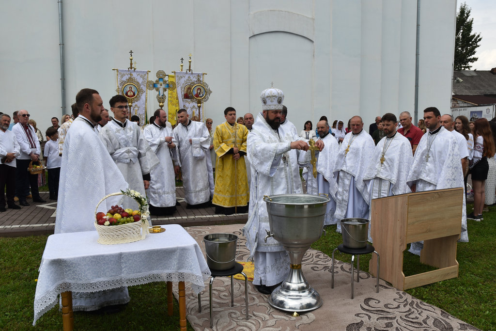 Торжественне богослужіння з нагоди престольного свята Кафедрального Собору Преображення Господнього міста Коломия
