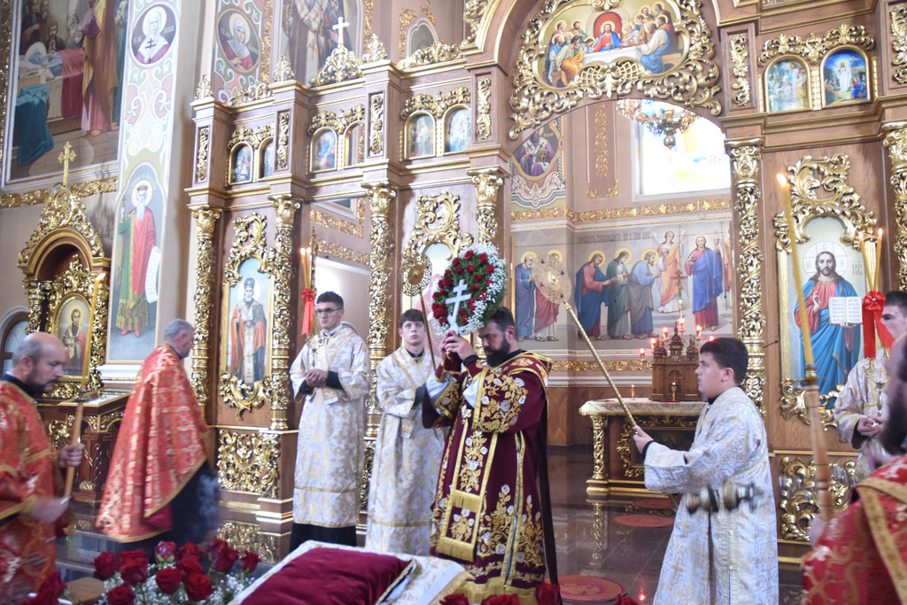 Владика Юліан очолив Всеношну напередодні свята Воздвиження Чесного і Животворчого Хреста Господнього