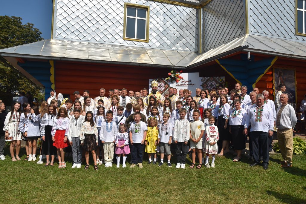 Владика Юліан звершив торжественне богослужіння з нагоди 100-літнього Ювілею Храму села Торговиця