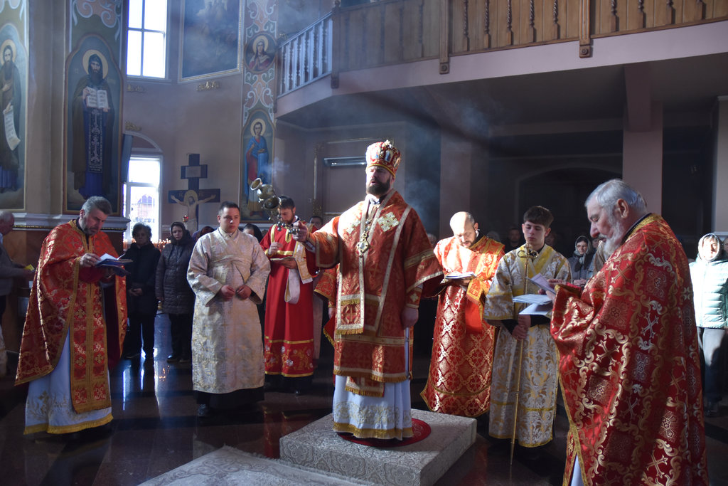 Архіпастирське служіння у Димитрівську поминальну суботу