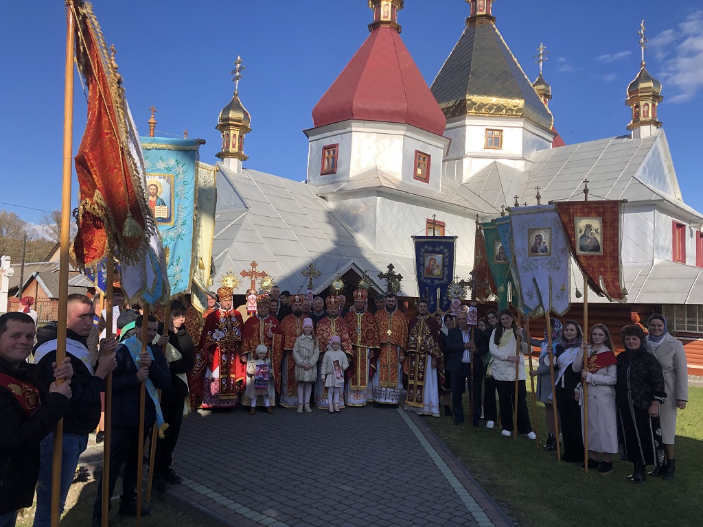 Урочисте богослужіння з нагоди престольного свята Храму селища Печеніжин