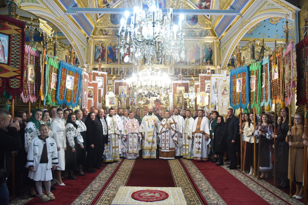 Торжественне Архієрейське богослужіння з нагоди престольного свята та 160-ліття Храму села Великий Ключів