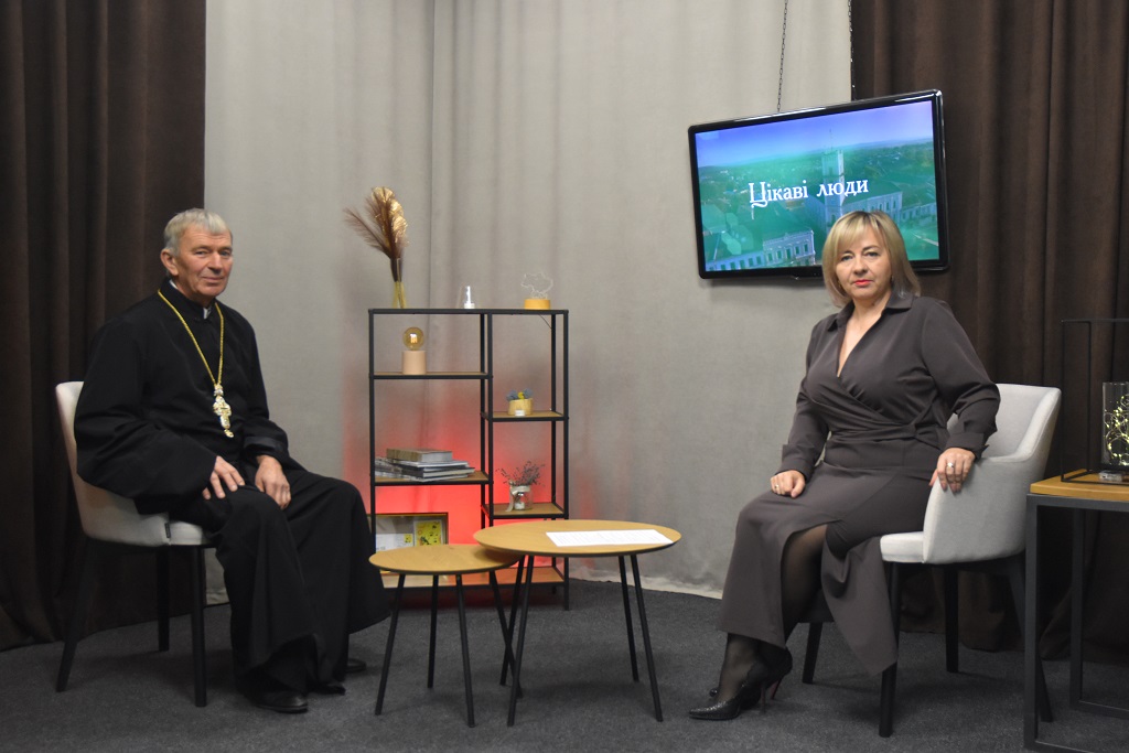 Благочинний Верховинського благочиння митр. прот. Дмитро Михавків взяв участь у записі програми “Цікаві люди” на телеканалі “НТК”