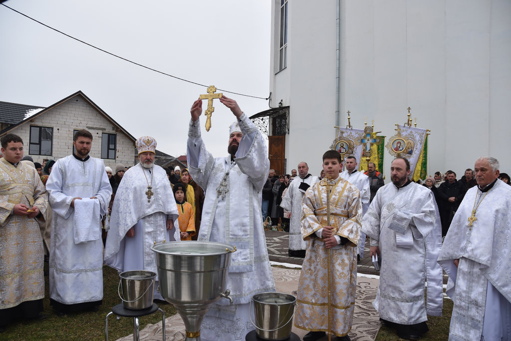 Владика Юліан звершив урочисте богослужіння на свято Богоявлення Господнього